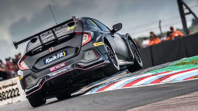 One Motorsport with Starline Racing artwork 8